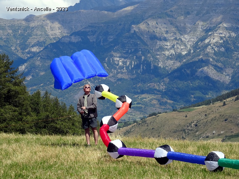 DSC02718.JPG - Hervé lance un porteur .