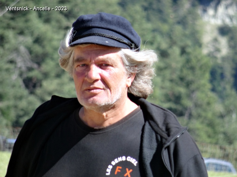 DSC02792.JPG - François-Xavier Defruit.  L'association "Les Sens Ciel" sort des grosses structures, ...