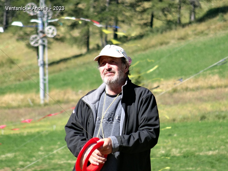 DSC02797.JPG - Michel Prévent est au bas de ce ...