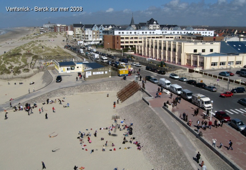 IMG_0920.JPG - Vue arérienne de l'extrèmité nord de l'esplanade.