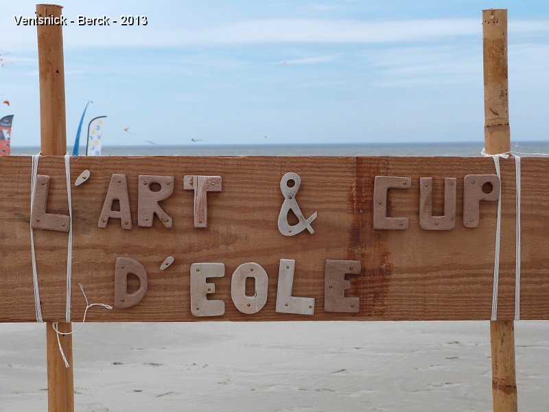P1030407.JPG - ... l'équipe de "L'Art & Cup d'Eole" s'est intallée près de nous ...