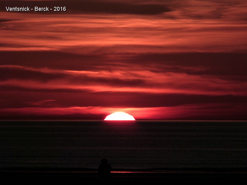 P1180745.JPG - ... le soleil se couche ...