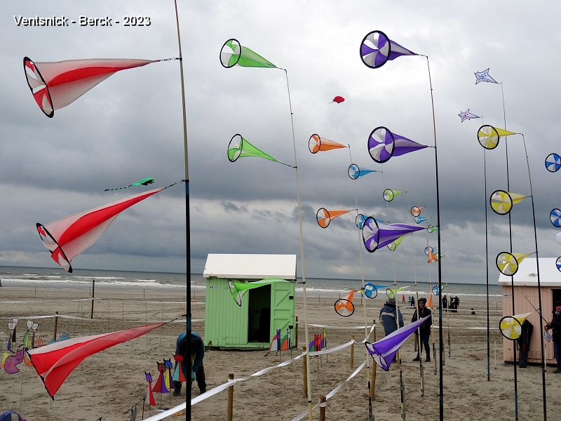 DSC01252.JPG - Les turbines de Jacqueline et de Loïc Chouaran sont régulièrement attachées à leurs cannes, ...