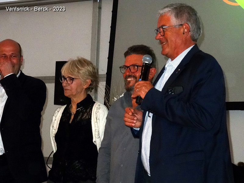 DSC01695.JPG - ... du Maire de Berck, Bruno Cousein, prend la parole ...