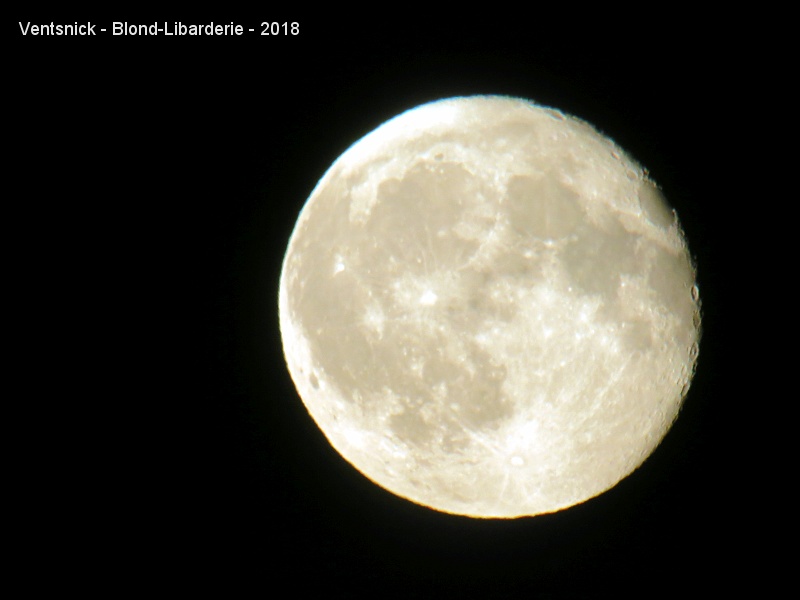 IMG_1965.jpg - ... un astre de la nuit que Jean-Claude nous a permis d'observer au travers de sa lunette ! (Photo de Chantal et Jean-Claude Mariette)