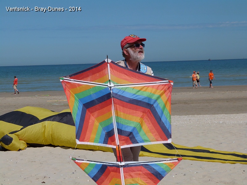 P1090150.JPG - ... Guy Rasson et son Roller en toile de parasol ...