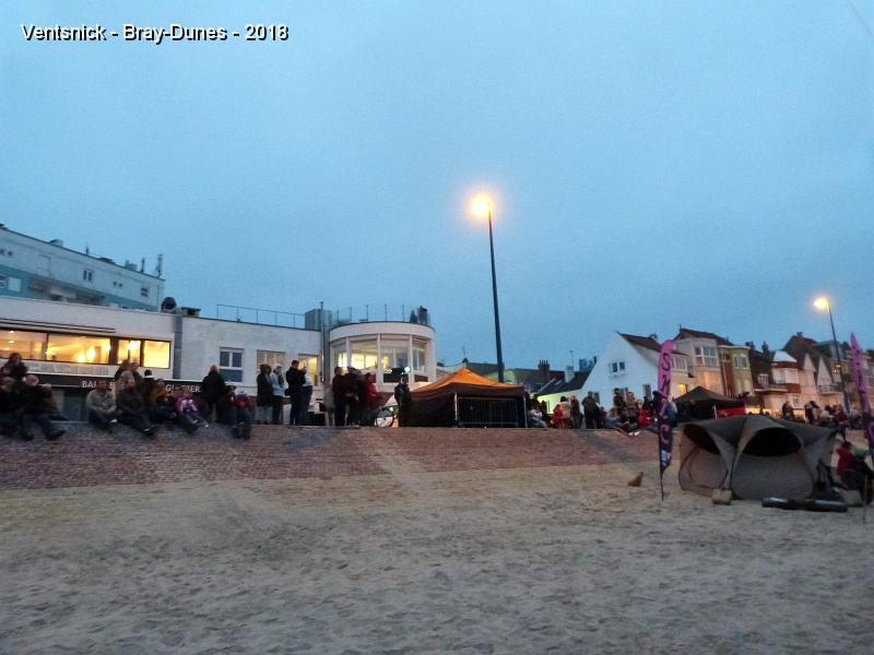 P1290260.JPG - Une première à Bray-Dunes pour cette 5ième édition : un vol de nuit ...