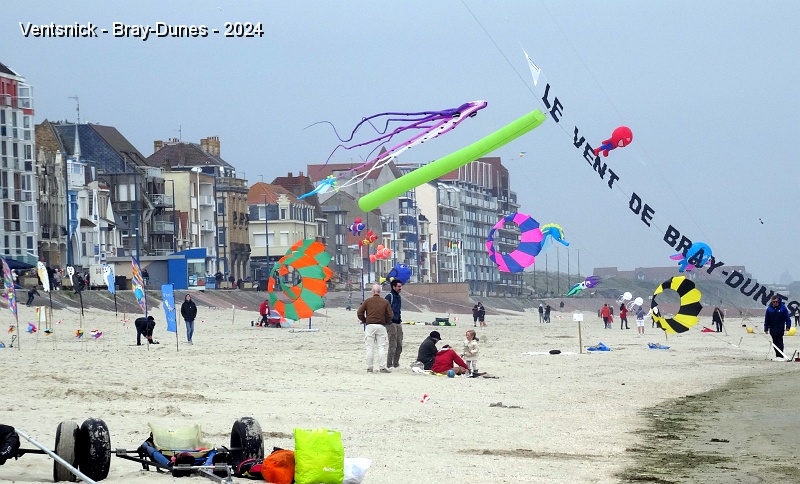 DSC04614.JPG - L'association "Le vent de Bray-Dunes" nous accueuille.