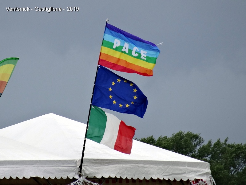 DSC01348.JPG - ... la manifestation est placée sous le signe de la paix.