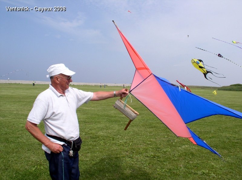 P5310008.jpg - Michel et son avion.