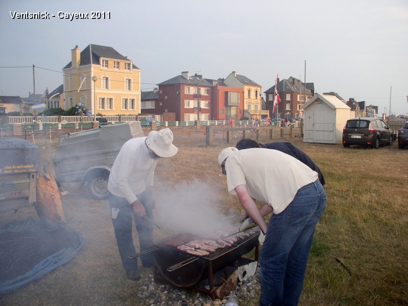 P6040106.jpg - ... bientôt les grillades sont prêtes ...