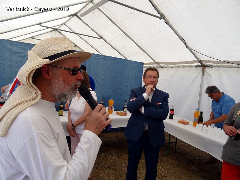 DSC01966.JPG - Bruno Tondellier prend la parole ...