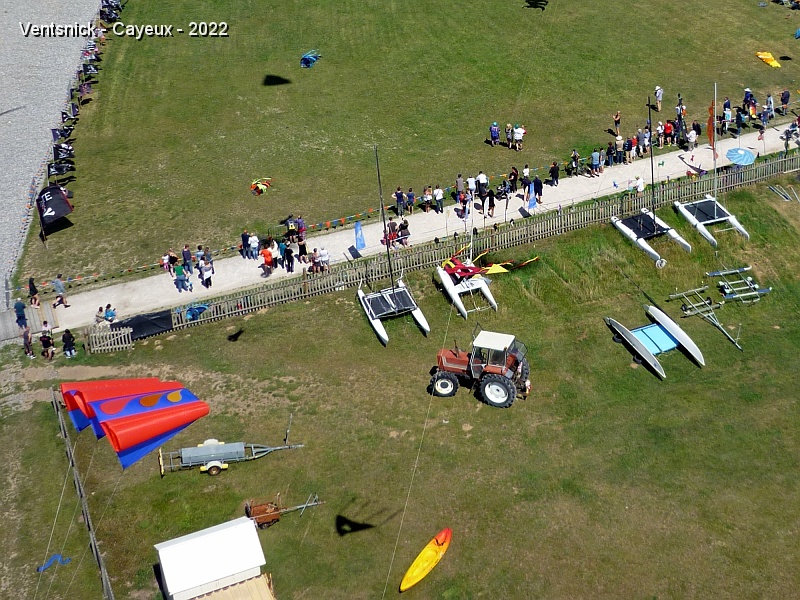 P1290377.JPG - La base nautique jouxte l'espace de la conviviale, ...