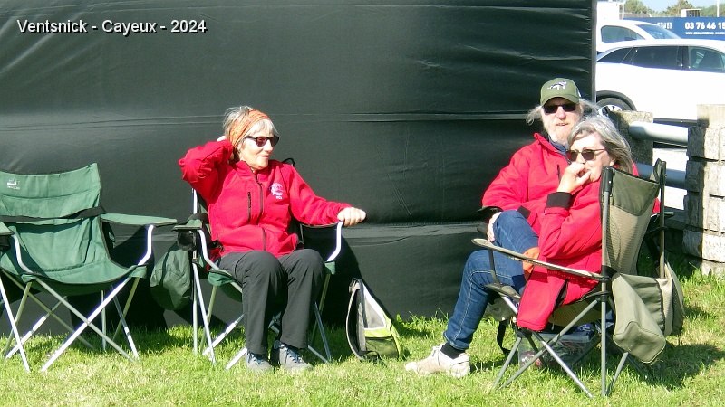 RIMG0347.JPG - Petite pause de quelques membres du NCB : Béa Biard, Françoise et Christian Tuyns.