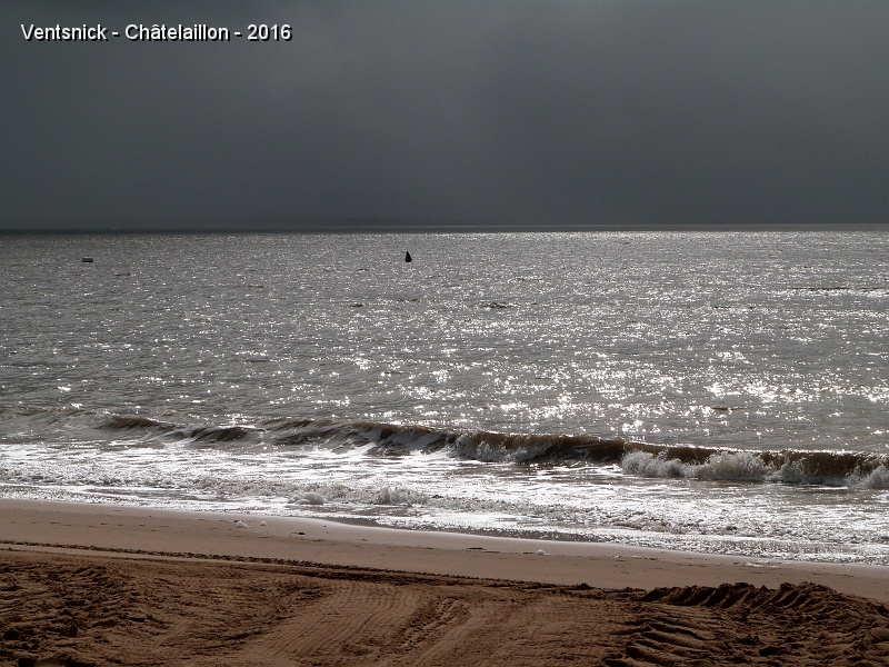 P1180148.JPG - ... le ciel est sombre et très menaçant ...