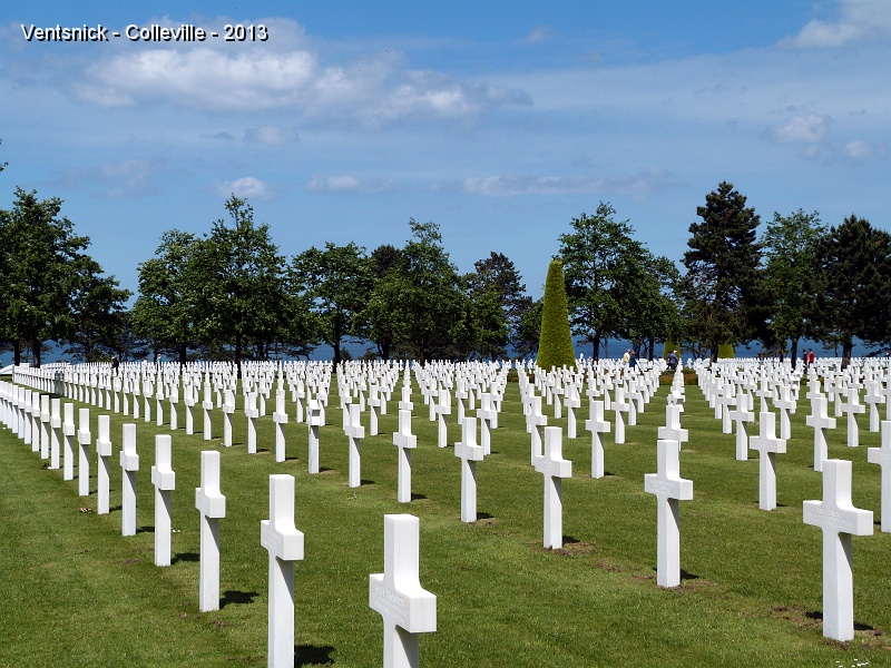 P1050439.jpg - ... les corps de 9387 soldats reposent dans le cimetière ...