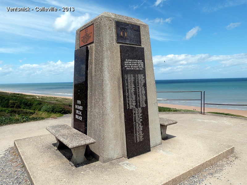P1050565.jpg - ... un monument érigé à la mémoire de la "5e Brigade Spéciale du Génie" ...