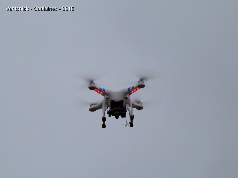 P1150579.JPG - ... et son drone dans les airs ...