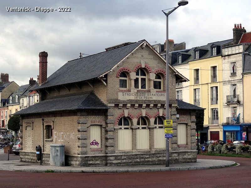 DSC00144.JPG - Maison du Syndicat des armateurs à la pêche.