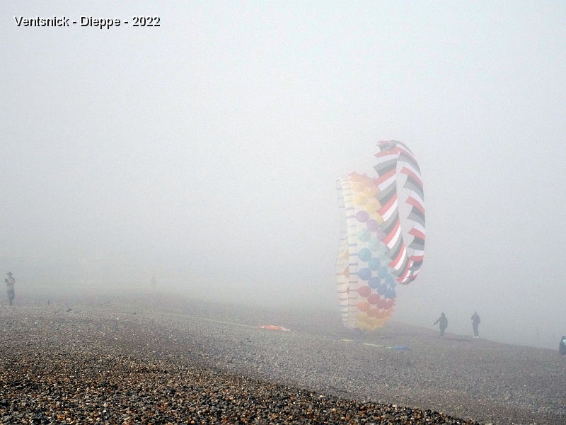DSC00248.JPG - Petit matin brumeux sur la plage.