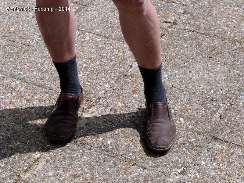 P1090290.JPG - Vous avez eu le courage de regarder nos photos jusqu'ici ! A votre avis : à qui sont ces pieds ???