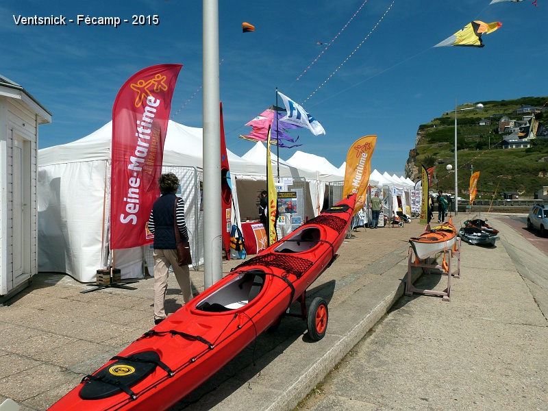 P1140638.JPG - ... la Fête du nautisme à lieu en même temps que le festival de cerfs-volants.