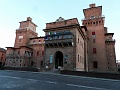 P1350463