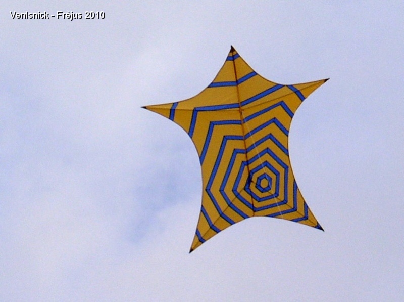 PA300188.JPG - Le vent est très faible en ce début de journée, nous sortons notre Jimmy "parasol".