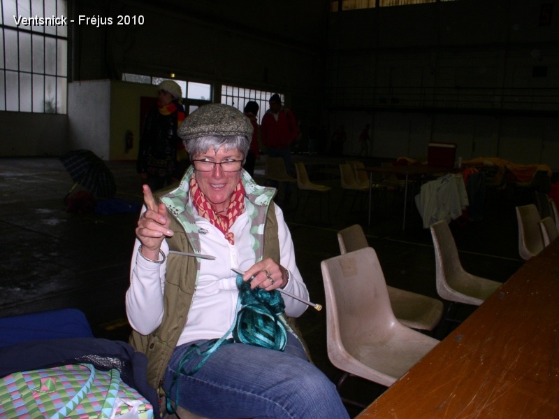 PA310181.JPG - Presque imperturbable Niekol a sorti son tricot ...