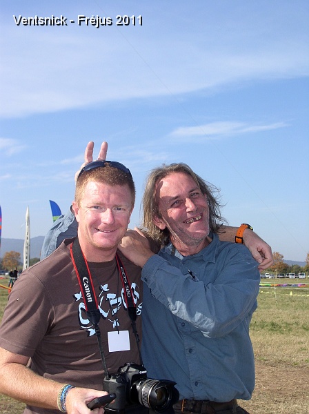 PA300047.JPG - Didier Geslin et Philippe Letellier en plein délire.