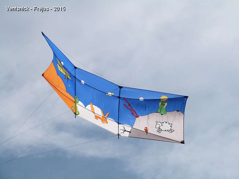 P1160732.JPG - "Le petit prince", un poster kite de Jean-Pierre Schaefer.