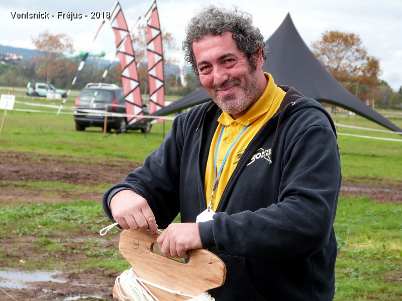 P1340047.JPG - et, pour terminer, Loris Gerbino du 30 Kite Club Italien.