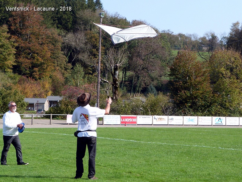 P1330616.JPG - Le vent se renforce un peu, Gilles lance son Jessica ...