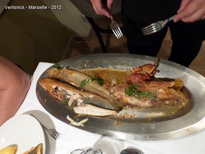 P1010093.JPG - ... impossible de venir à Marseille sans goûter sa célèbre bouillabaisse ...
