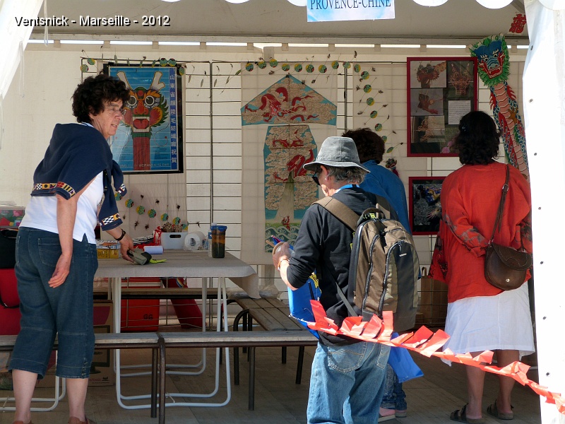 P1010203.JPG - ... ici le stand réservé au jumelage de la Provence avec la Chine ...