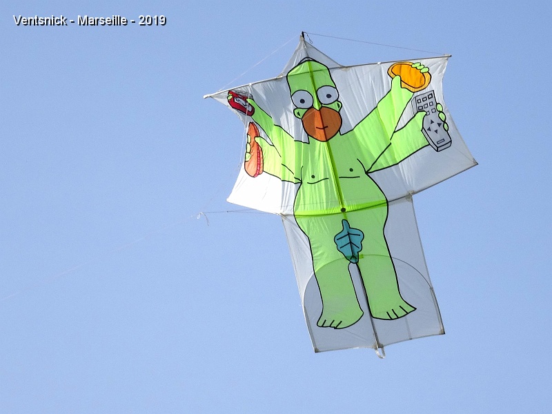 DSC03324.JPG - Le père des Simpson orne le Kimono de Jean-Louis Ducret.