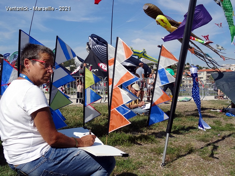 DSC07384.JPG - Un groupe de dessinateurs se joint à nous, ...