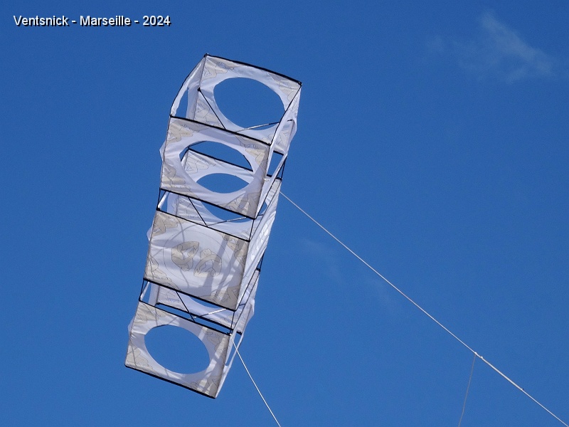 DSC05019.JPG - Voici une "Boite" très ventilée d'Eric Aouara !