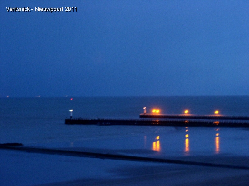 P1080015.JPG - Samedi matin, au petit jour, reflets sur la mer ...