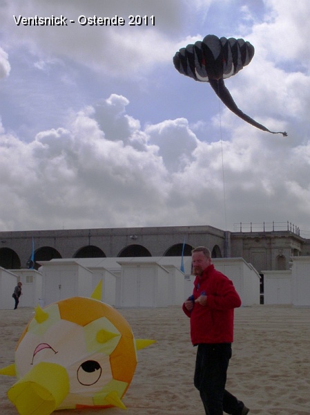 P5150008.jpg - Bruno Cappe fait prendre l'air à son éléphant.