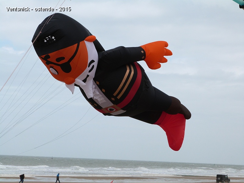 P1130462.jpg - ... leur pirate ..