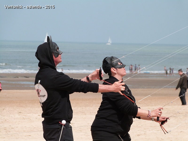 P1130613.jpg - Hapy hour "super-héros" : team "Air4ever" déguisé en "Batman"