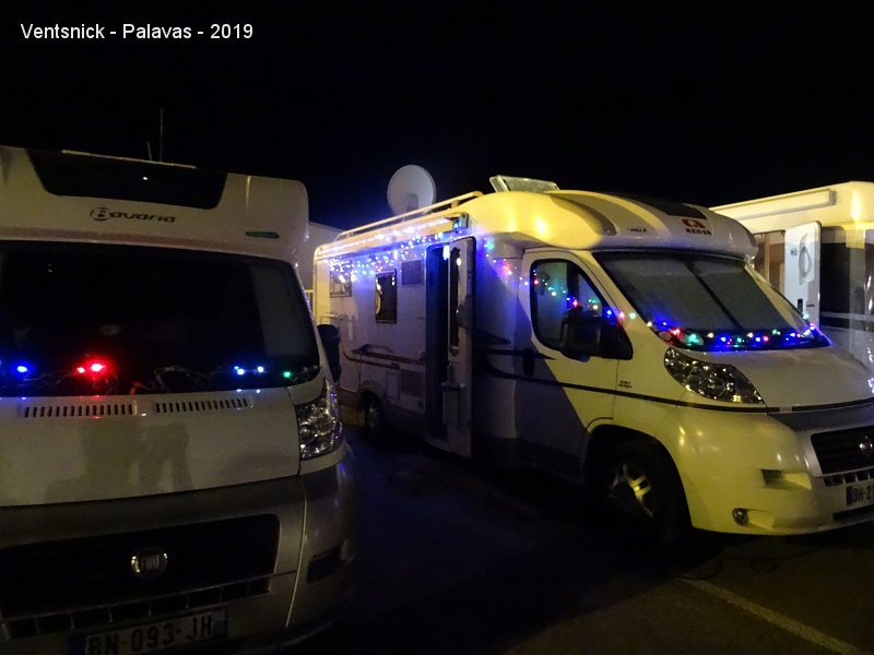 DSC03565.JPG - ... les camping-cars ...