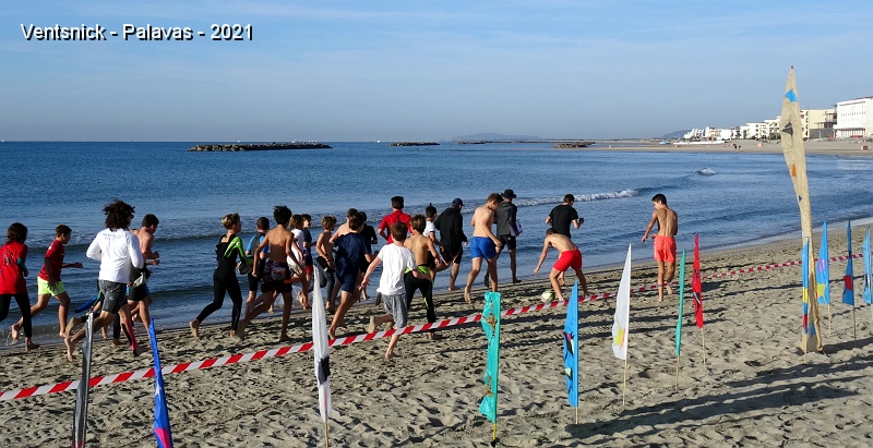DSC07773.JPG - ... et les activités sportives sur la plage, ...