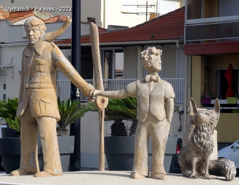 DSC03346.JPG - et, pour terminer : Antoine de Saint-Éxupéry et le Petit Prince, une sculpture d'Arthur et Bernard OLLAGNON.