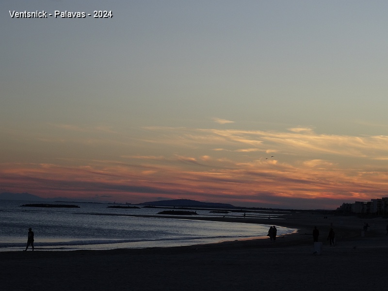 DSC05277.JPG - La nuit tombe, un spectacle féérique va commencer dans le ciel.