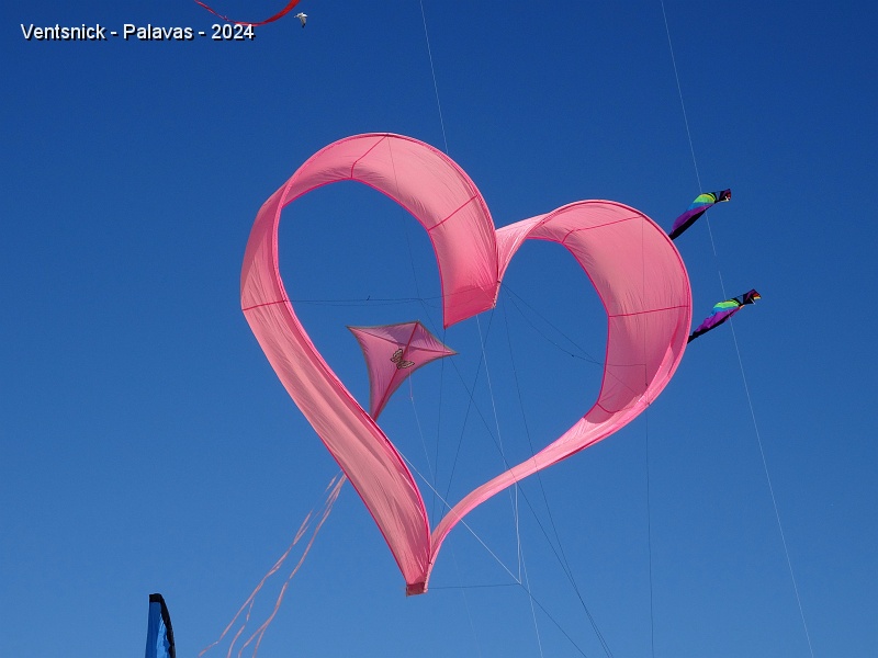 DSC05356.JPG - Le coeur d'Hervé Gaudefroy encadre l'Eddy de François Periault.