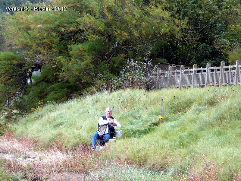 P1020166.JPG - ... mais que fait donc Jean-Pierre là-bas ? ...