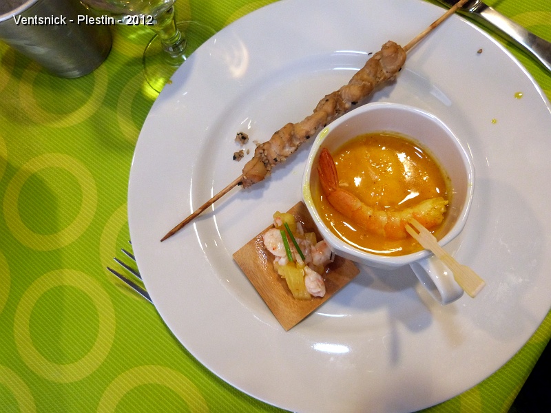 P1020136.JPG - ... voici l'entrée : bon appétit !