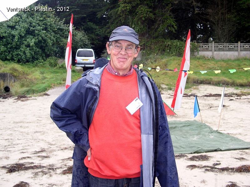PA060172.JPG - ... son créateur ...